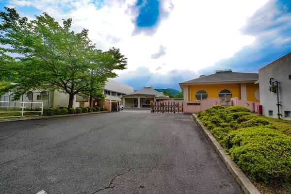 岡山市立御津小学校：636m