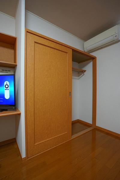レオパレスラティエーラ1 収納