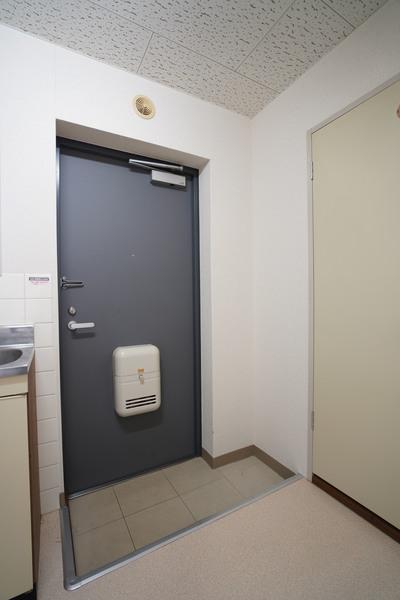 パル81 玄関