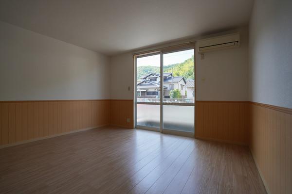 ラ・パルテール操山　弐番館 リビング