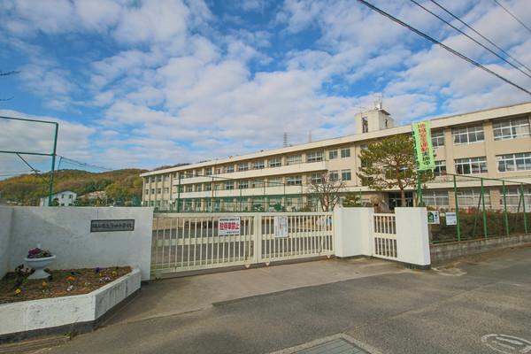 岡山市立浮田小学校：1014m