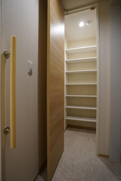 シャーメゾン沖 収納