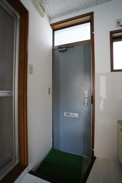ハイツもみじ 玄関