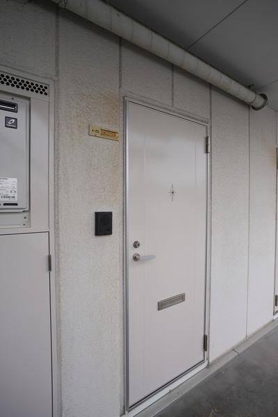 ホーメスト中島B エントランス
