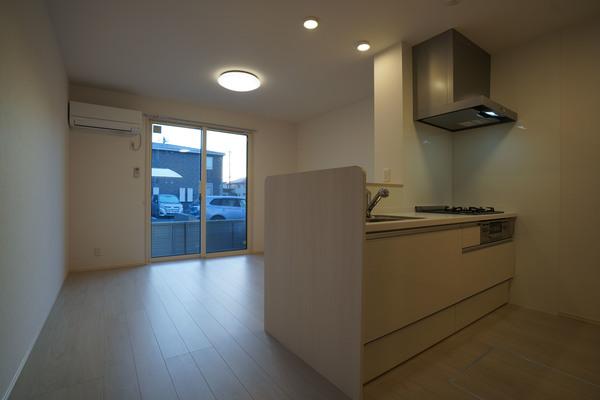 メゾン　ド　シャルム（108） リビング