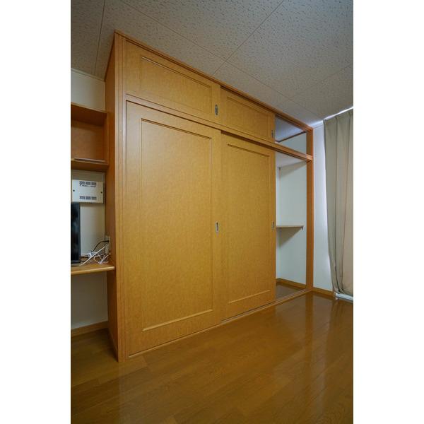 レオパレス南古都 収納