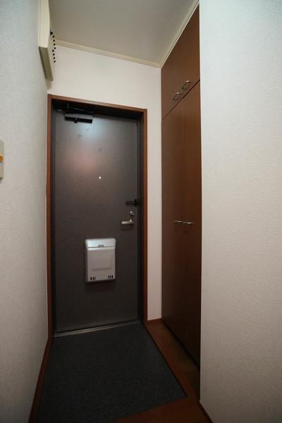 アドバンス乙多見B 玄関
