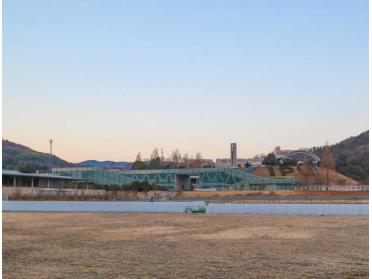 環太平洋大学附属図書館：4760m