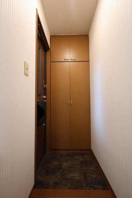 クラウディア　C棟（C102） 玄関