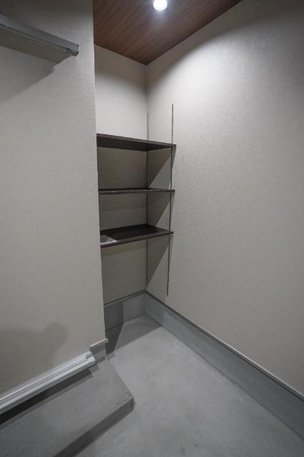 Next　Garage南古都 収納