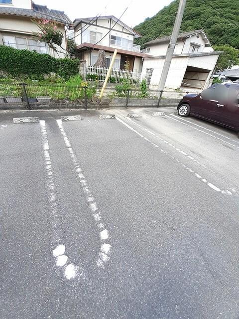 オリーブ（202） 駐車場