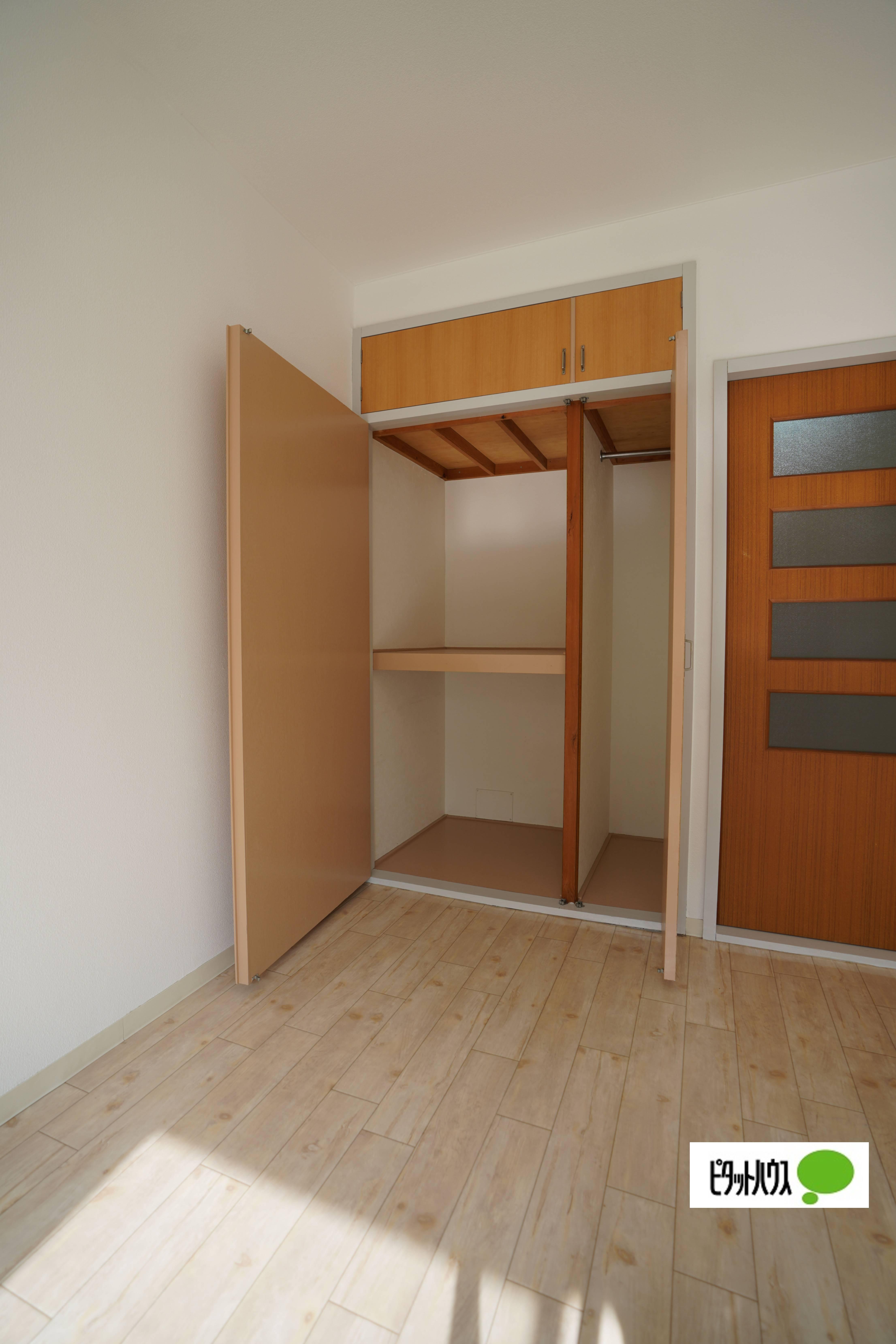 クイーンパレス 部屋画像