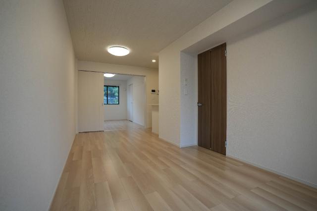 ロイヤルガーデン　フーアA 部屋画像