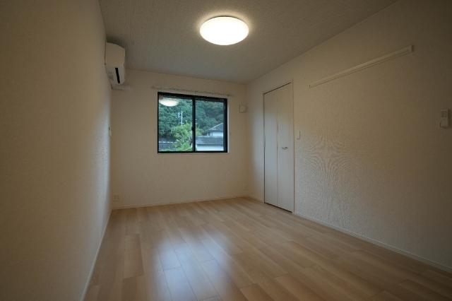 ロイヤルガーデン　フーアA 部屋画像