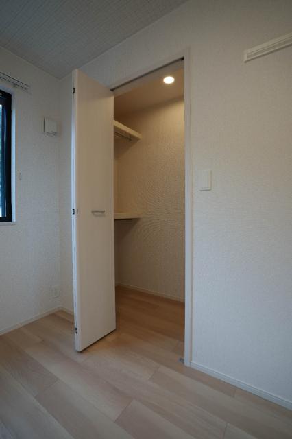 ロイヤルガーデン　フーアA 部屋画像