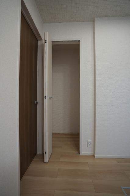 ロイヤルガーデン　フーアA 部屋画像