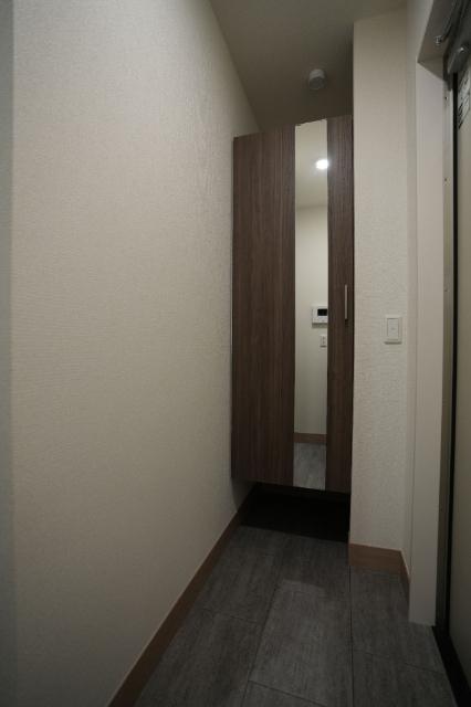 シャリテ 玄関