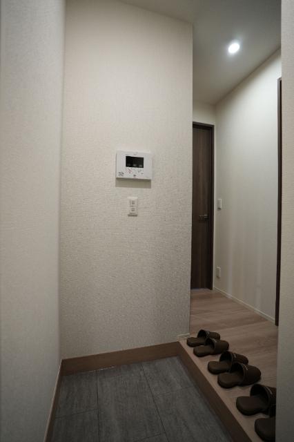 シャリテ 玄関