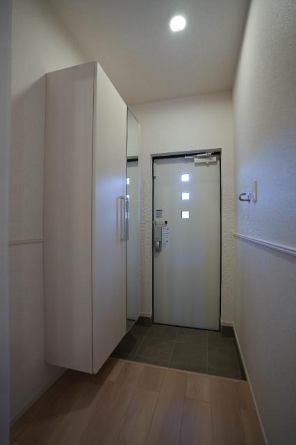 アルバータ　セレーノ 玄関