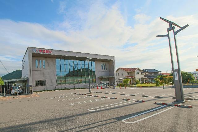 中国銀行和気支店：1367m