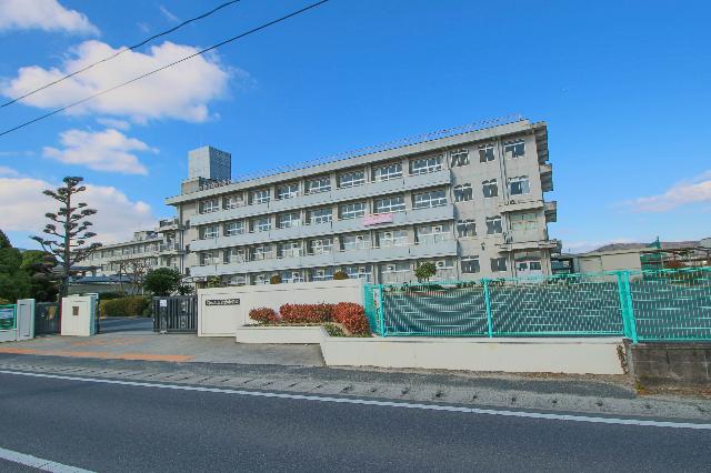 岡山市立操南中学校：1796m