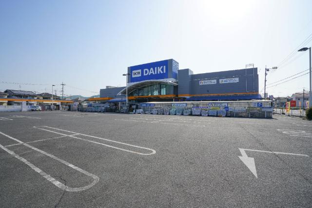 DCM西大寺店：447m