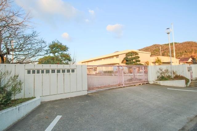 岡山市立竜之口幼稚園：296m