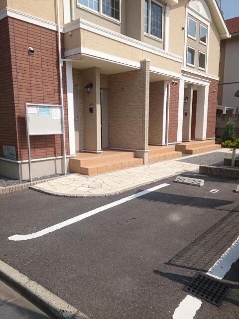 サンシャイン富田（201） エントランス