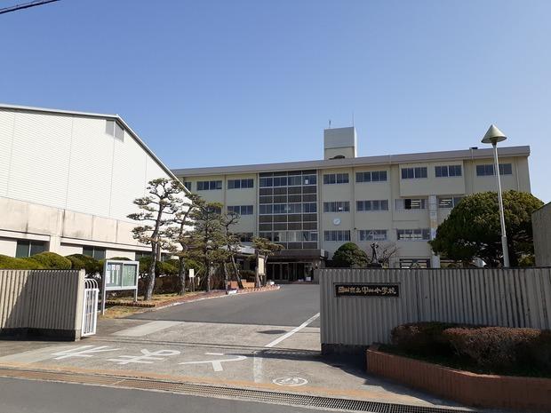 中山小学校：1600m