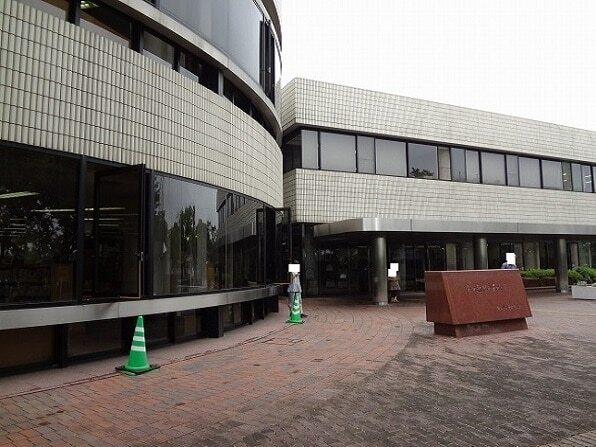 岡山市立      中央図書館：600m