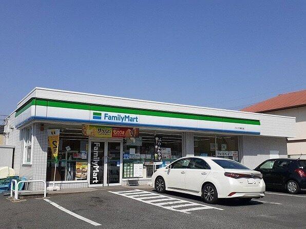 ファミリーマートバイパス青江店：140m