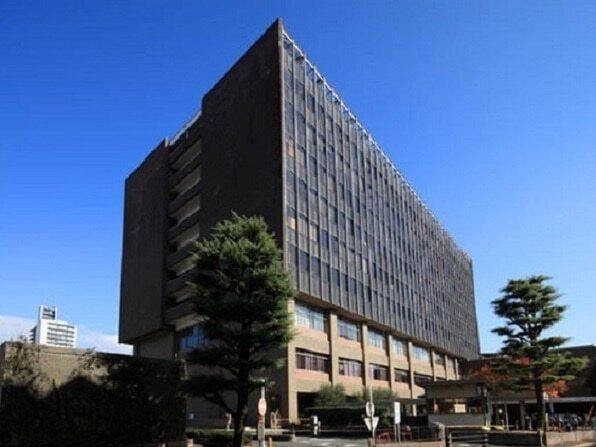 岡山市役所：800m