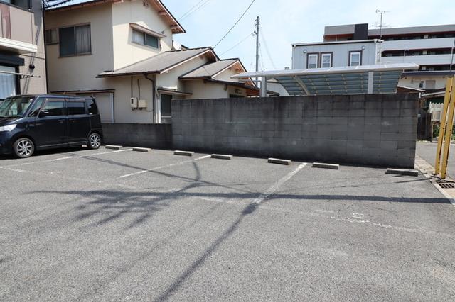 エクレール青江（102） 駐車場