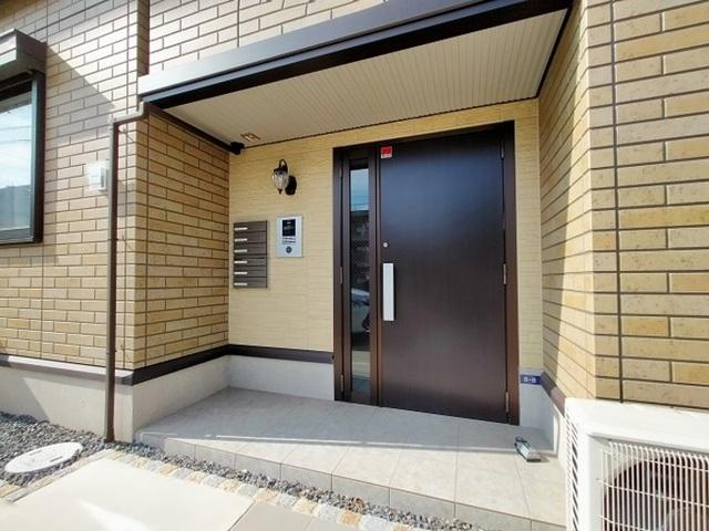 カーサ・リアライズ寿町（101） エントランス