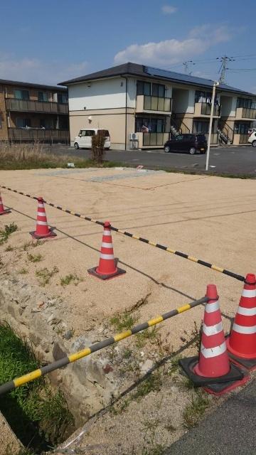 楢原駐車場 外観