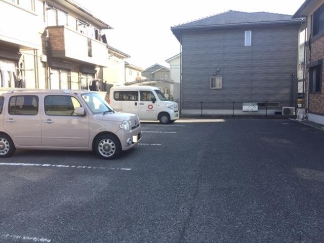 クラウディア　C棟（C102） 駐車場
