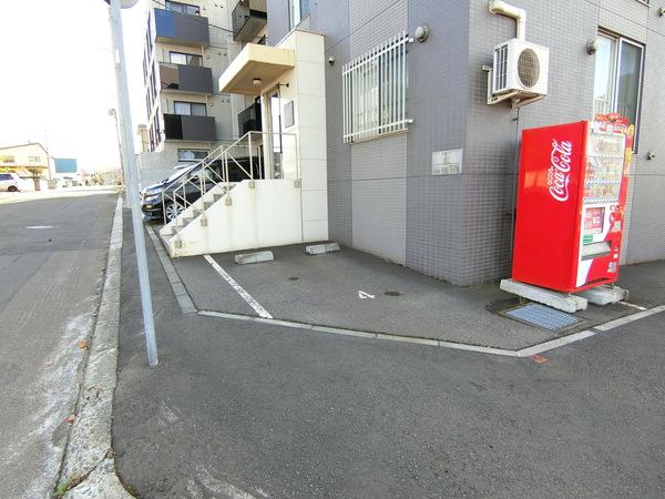 札幌市厚別区青葉町マンション 駐車場