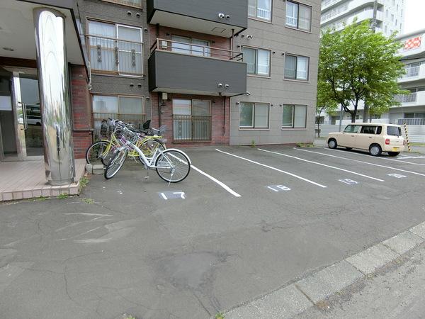 札幌市厚別区厚別中央三条マンション 駐車場