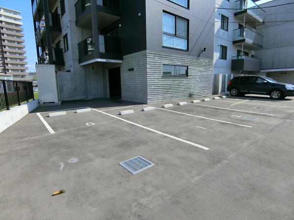 札幌市厚別区厚別中央二条マンション 駐車場
