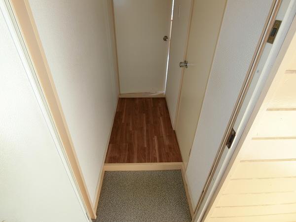 札幌市厚別区厚別中央四条アパート 玄関