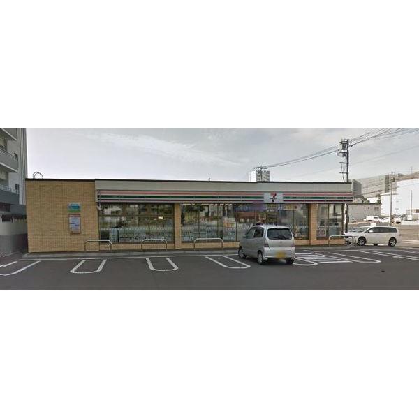 セブンイレブン札幌厚別中央5条店：363m