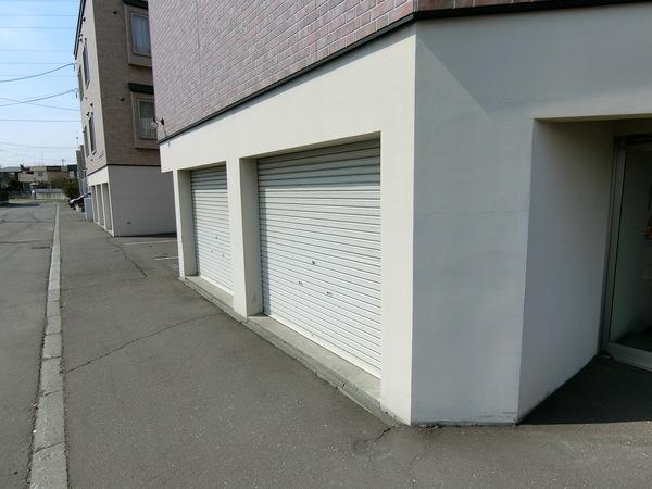 札幌市厚別区厚別西四条アパート 駐車場