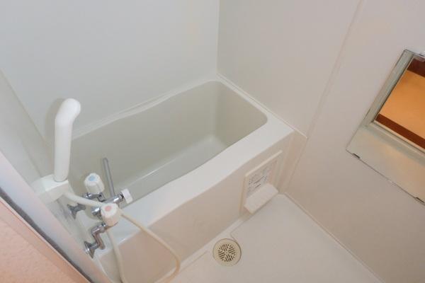 札幌市厚別区厚別西二条アパート バス／シャワー