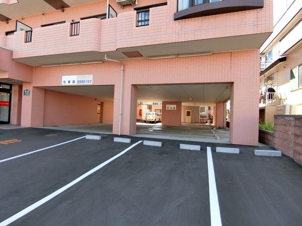 札幌市厚別区厚別西三条マンション 駐車場