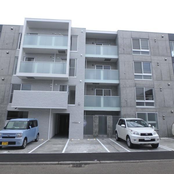 イーシティ栄通 駐車場