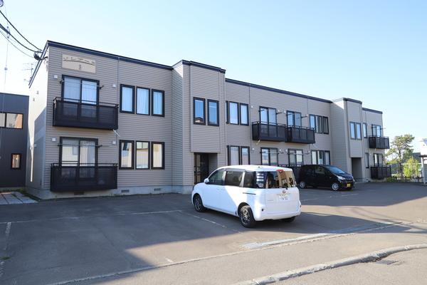 札幌市厚別区厚別東五条アパート 駐車場
