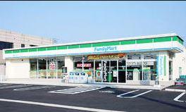 ファミリーマート東札幌6条店：496m