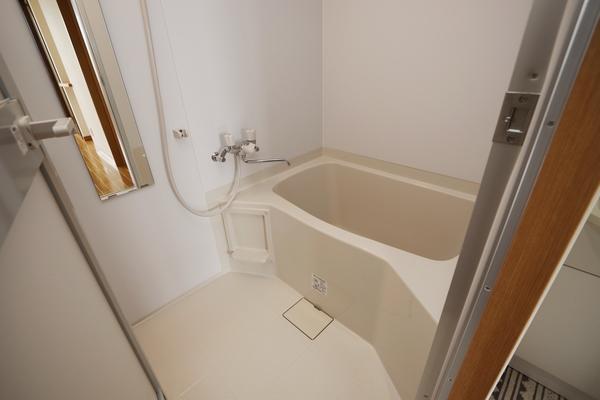 札幌市厚別区厚別西四条アパート バス／シャワー