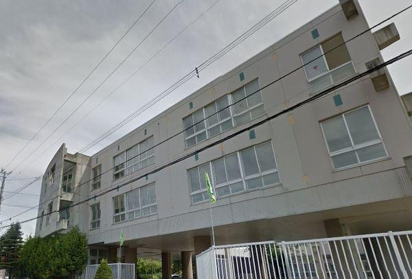 札幌市立平岡公園小学校：514m