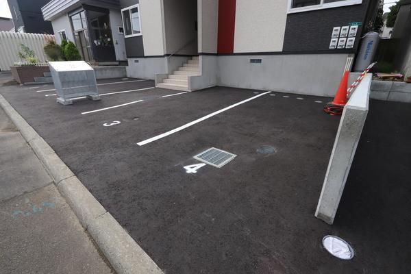 北広島市大曲南ヶ丘アパート 駐車場